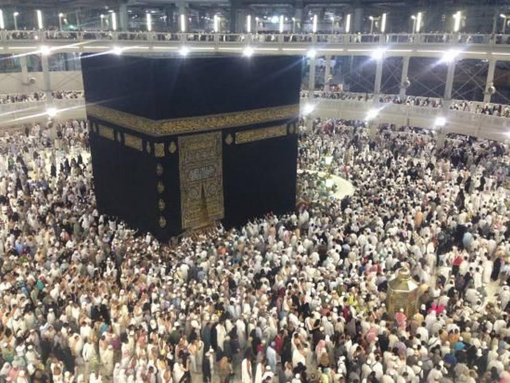 60a-Kaaba-black-stone- 60a-Kaaba-black-stone-